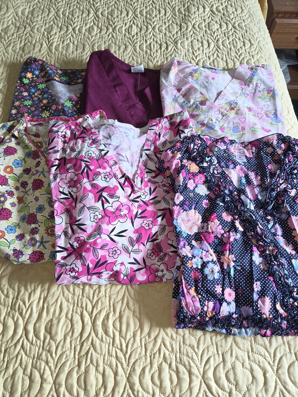 Women's Floral Scrub Top - Multicolor Bundle  6 Scrub Tops